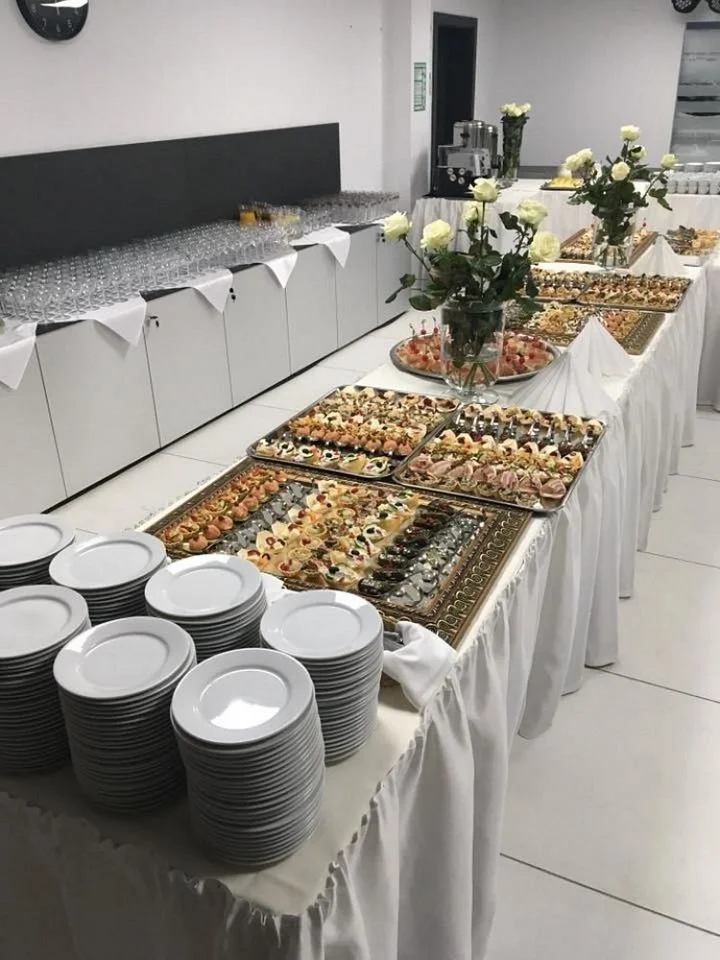 Otwarcie salonu samochodowego