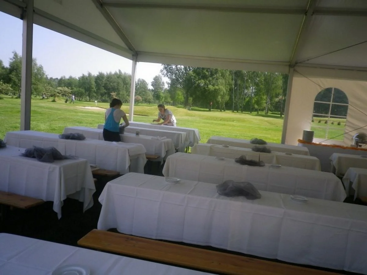 Uroczysty bankiet na polu golfowym